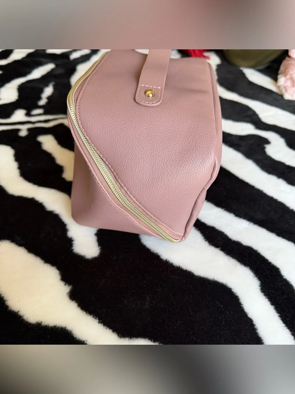 Bergdorf Goodman Lilac Large Travel Makeup Bag gold hardware Cosmetic Case